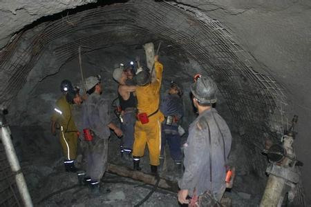 云龙工程爆破中的危险因素分析以及应对工程爆破危险的措施
